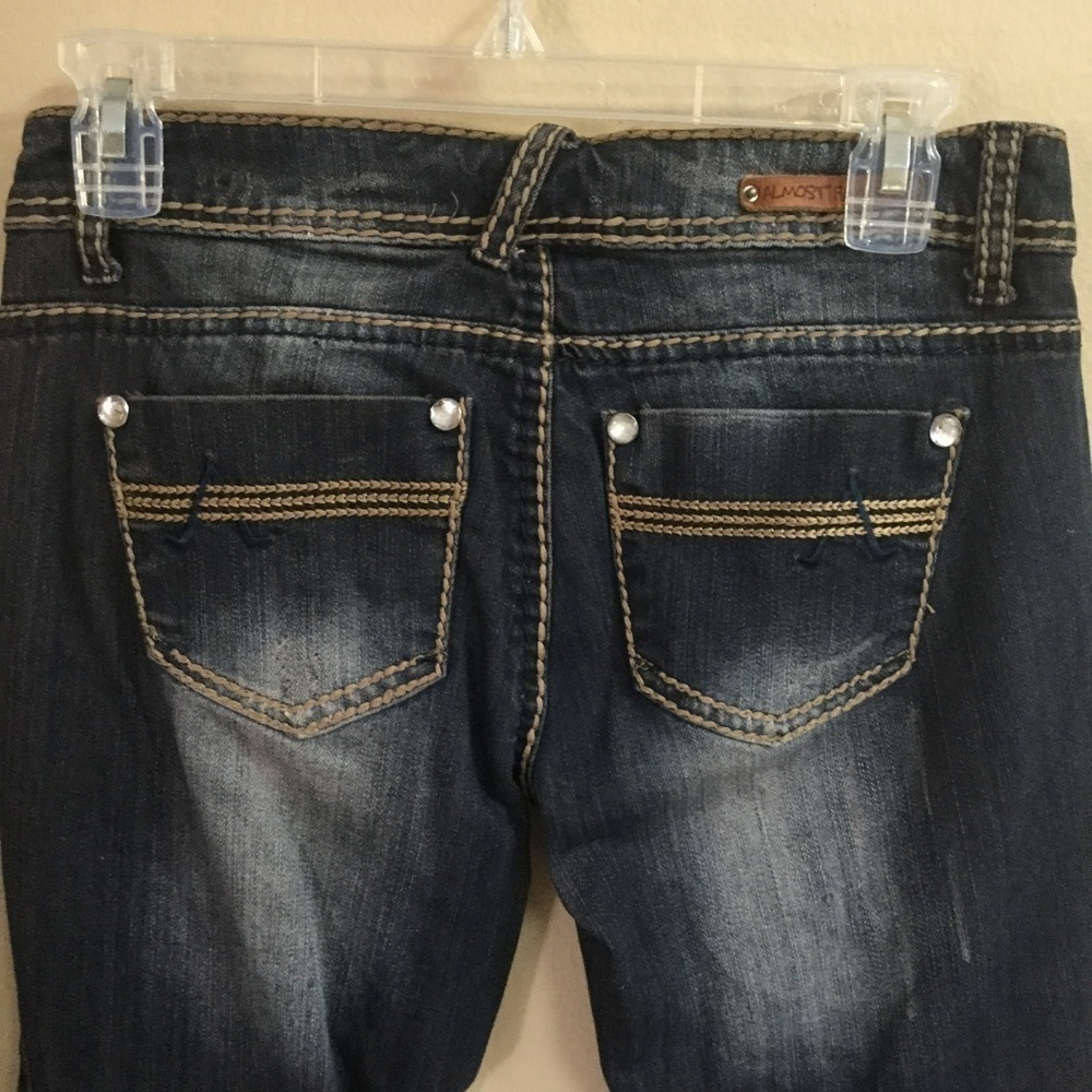 Almost Famous Jeans sz 3